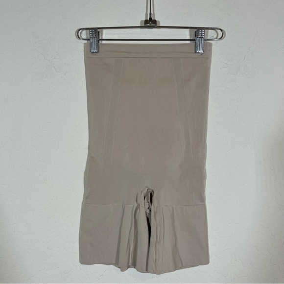 Spanx OnCore High-Waisted Mid-Thigh Short Soft Nude Size Small Style SS1915 - Picture 11 of 12